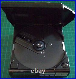 1986 Sony D-77 Discman Portable Fm/am CD Player + Bp-200 With Carry Case & Strap
