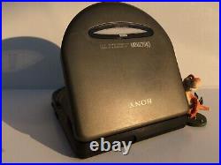 Discman Sony D-111 CD Player Walkman rare color green kaki