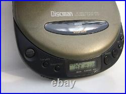 Discman Sony D-111 CD Player Walkman rare color green kaki