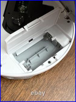 EUC SONY CD Walkman Silver D-NE241