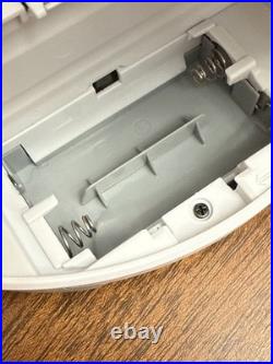 EUC SONY CD Walkman Silver D-NE241