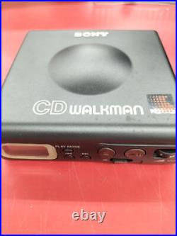 Junk! Sony D-82 Walkman Portable CD Player Only Main Unit & Battery From JPN