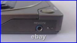 Metal Sony D-250 rare Discman with cpm 100p car mount/ Charger SF READ DESCRIPTION