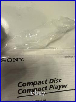 RARE Vintage Sony DiscMan Portable CD Player Mega Bass Car Kit D-142CK NEW