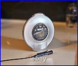 Rare Sony Walkman CD Player NE520 MP3 D-NE520 LCD+Remote Control