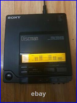 Rare Vintage Sony model D555 Portable CD Player discman