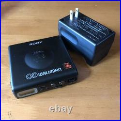 SONY CD WALKMAN 8cm CD D-82 Portable Player Black Vintage Junk ULTRA RARE