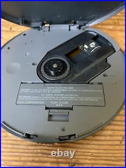 SONY CD Walkman D-NE830 Silver Portable portable AudioPlayer Spares & Repairs