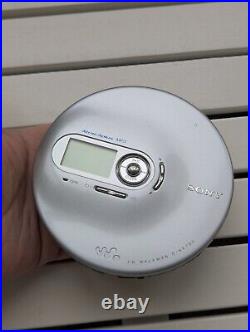 SONY CD Walkman Discman MP3 CD Player Silver D-NE700