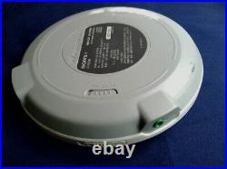 SONY CD Walkman MP3 D-NE241 Portable CD player Working Tested