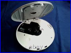 SONY CD Walkman MP3 D-NE241 Portable CD player Working Tested