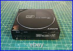 SONY D-50 Compact CD Player, AC-D50 Power Dock, c. 1984 1st Discman TESTED, MINT