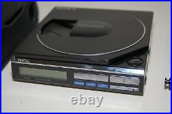 SONY D-7 DISCMAN CD PLAYER WithSONY BATTERY PACK BP-200 & POUCH FOR PARTS ONLY