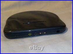 SONY D-777 DISCMAN PORTABLE CD PLAYER With AC & AA BATTERY ADAPTERS NICE COND RARE