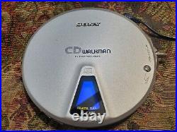 SONY D-EJ01 RARE cd Walkman + carry case Accessories Tested Working Condition