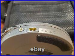 SONY D-EJ01 RARE cd Walkman + carry case Accessories Tested Working Condition