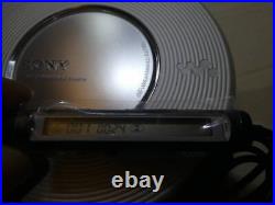 SONY D-EJ785 Portable CD Player Walkman With Remote Control Good Condition White