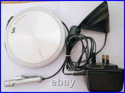 SONY D-EJ955 CD Walkman Player +Charger +headphone controller (slimmest Walkman)
