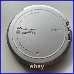 SONY D-NE1 ATRAC 3 PLUS / MP3 CD WALKMAN Portable CD Player Silver. In VGC