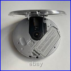 SONY D-NE1 ATRAC 3 PLUS / MP3 CD WALKMAN Portable CD Player Silver. In VGC