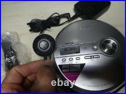 SONY D NE241 CD Walkman with Remote Control AC Adapter