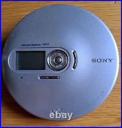 SONY D-NE700 CD Walkman / Discman / Atrac/ MP3 CD Player Silver