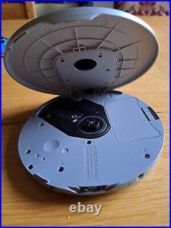 SONY D-NE700 CD Walkman / Discman / Atrac/ MP3 CD Player Silver
