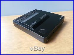 SONY D-Z555 DISCMAN PORTABLE CD player