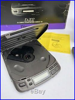 SONY DISCMAN D-202 CD player Vintage Made in Japan Headphones MDR-A10