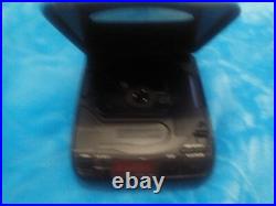 SONY DISCMAN D-33 CD PLAYER (with MEGA BASS DAC) AND ACCESSORIES EXCELLENT