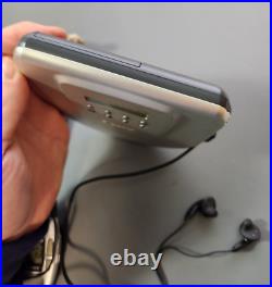 SONY DISCMAN D-E800 CD PLAYER portable With RM-DM28EL Earphone Walkman VGC Retro