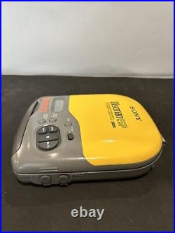 SONY Discman ESP Sports D-421SP Complete withStrap, Manual, Ac Adaptor, Headphone
