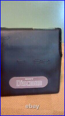 SONY Discman Model D-T10 FM/AM CD Player With BD-100 Battery Pack And Carry Case