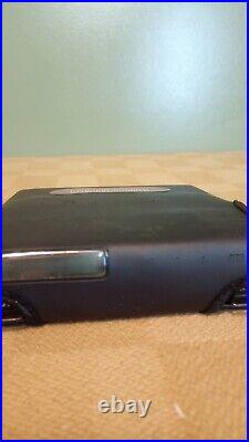 SONY Discman Model D-T10 FM/AM CD Player With BD-100 Battery Pack And Carry Case