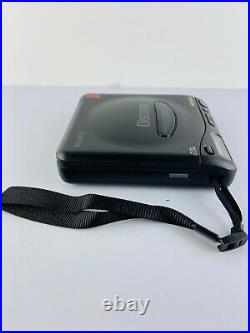 SONY Disman D-11 Personal Portable CD Compact Disc Player with SONY MDR-A10 (MINT)