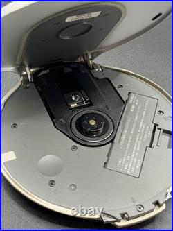 SONY Portable CD Player Walkman D-NE900 Silver Working