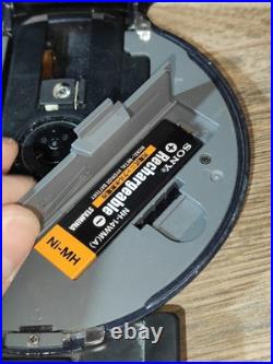 SONY Walkman D-NE20 Walkman, World Smallest Slimmest Lightest Personal CD Player