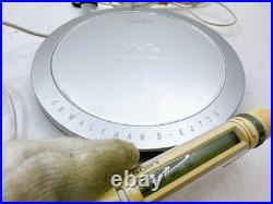 Sony CD Walkman D-EJ720 Silver Portable Disc Player with Remote & Earphones Sony CD Walkman D-EJ720 Silver Portable Disc Player with Remote & Earphones