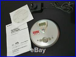 Sony CD Walkman D-NE700 CD-R/RW Atrac3plus MP3 Player + Charger! VERY RARE