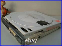 Sony D-100 CD Player Discman CD Walkman Tragbaren Battery PB-100 Metal White