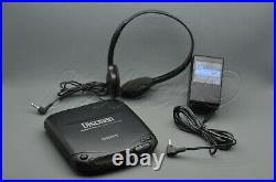 Sony D-131 Discman, CD Walkman, mit Kopfhörer und Netzteil
