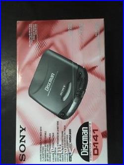 Sony D-141 DISCMAN CD Player with Headphones & AC Adapter Cord. AVLS MEGA BASS NIB
