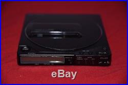 Sony D-25 Discman Portable CD Player Works great