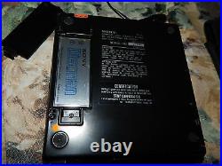 Sony D-25 Portable Discman CD Player withcase, manual, cpm 100 plate, gooseneck