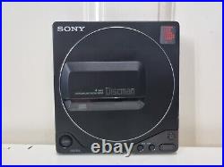 Sony D-25 cd player and case