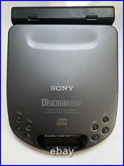 Sony D-321 Discman With Case And Battery Adapter