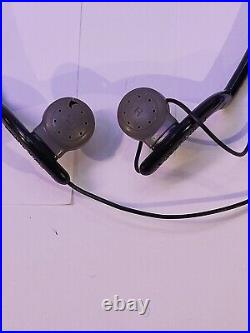 Sony D-35 Vintage CD Discman+ Case+Headphone. Quit Reading Disc