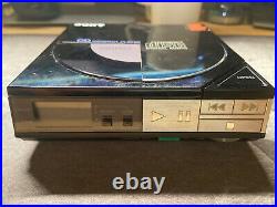 Sony D-5 Compact CD Player with AC-D50 Power Adapter/Dock