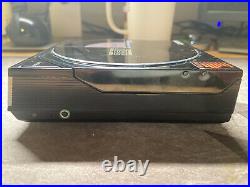 Sony D-5 Compact CD Player with AC-D50 Power Adapter/Dock