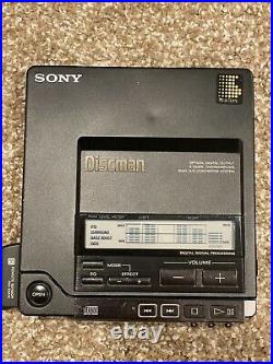 Sony D-555